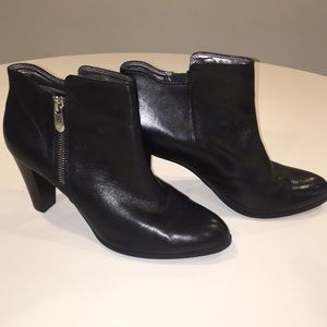 Adrienne Vittadini Booties Size 8.5